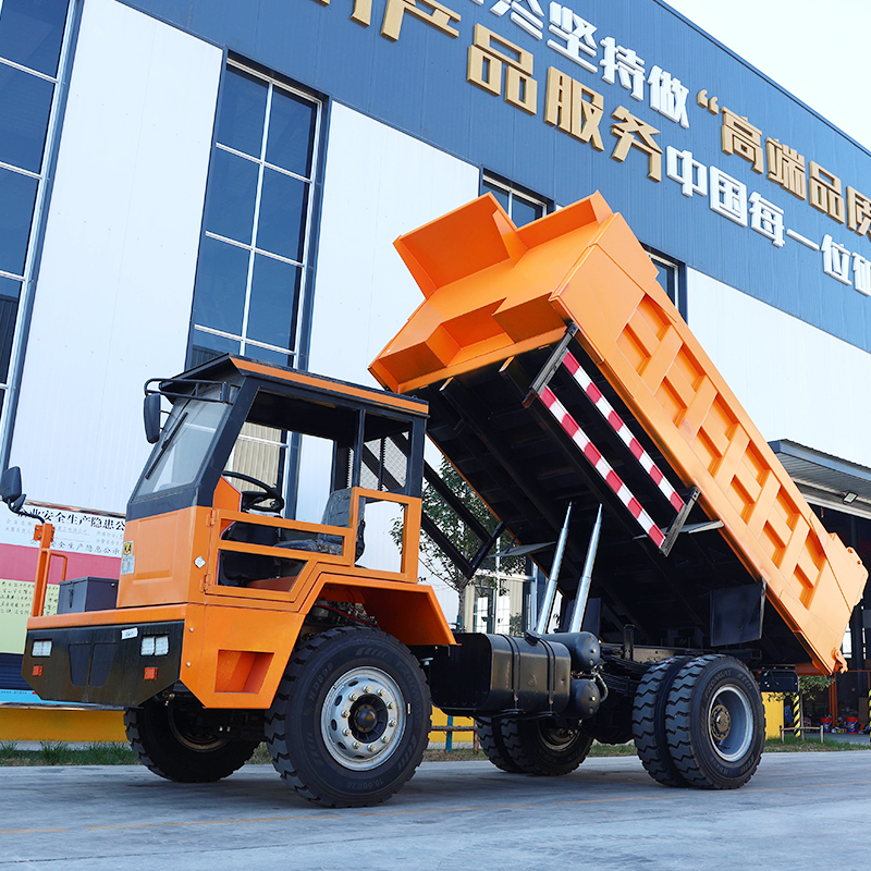 礦用四不像車(chē)駕駛過(guò)程中注意事項(xiàng)